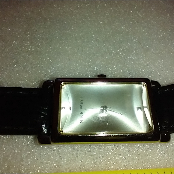 Nine west watch - Picture 3 of 5